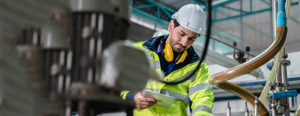 A field services remote technician using the TechSee app for remote visual assistance